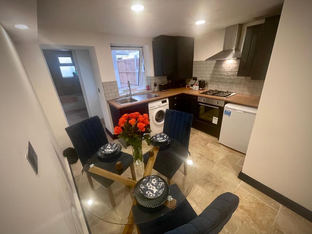 2 Bedroom Cottage Gloucester City Center Eksteriør bilde